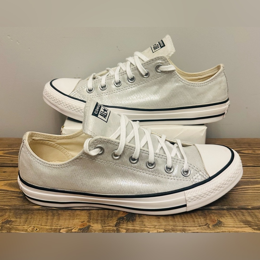 ConverseChuck Taylor All Star Sneaker Shimmery Gray Silver Low Top Women’s 9